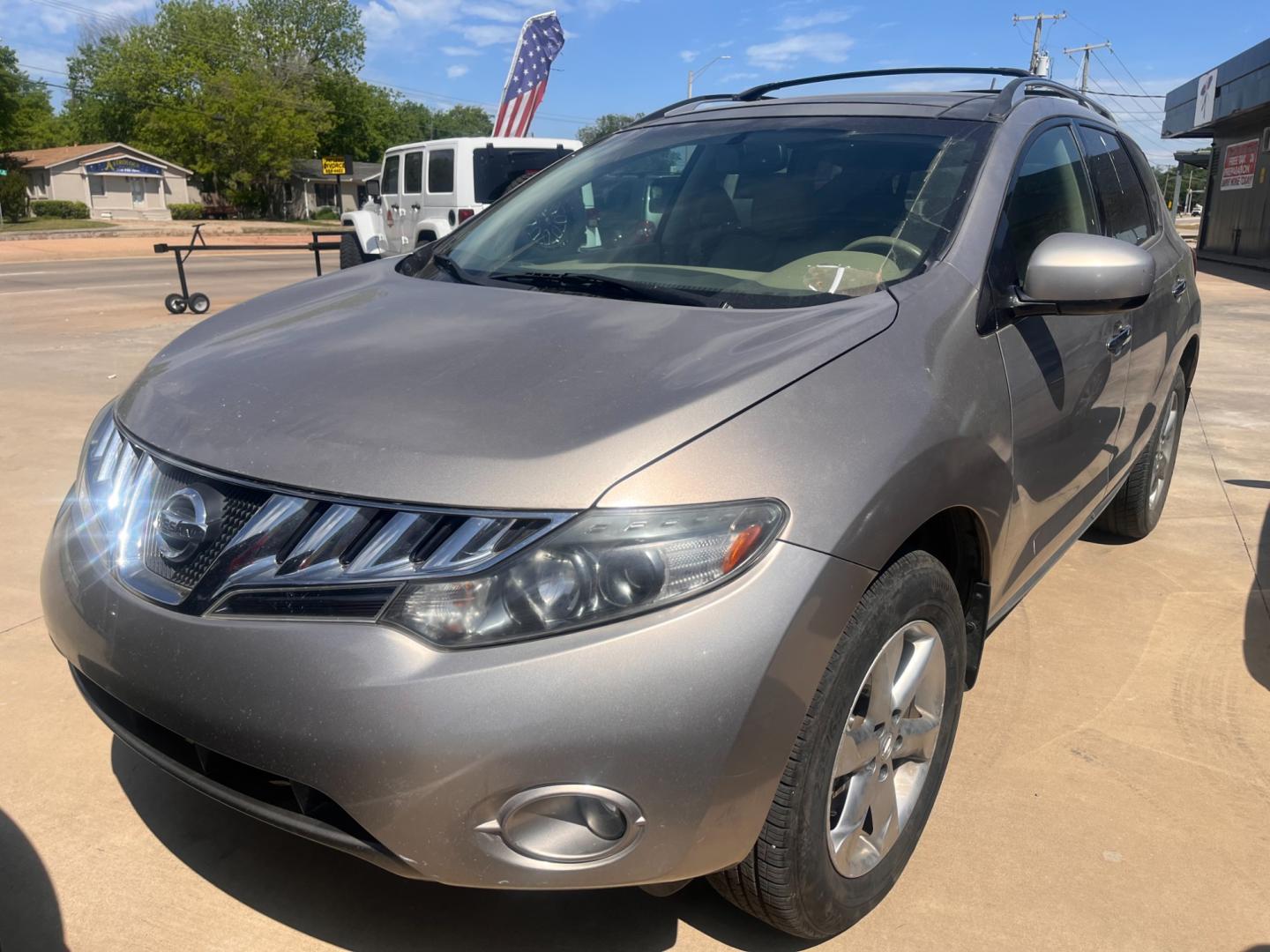 2009 BROWN/TAN Nissan Murano S (JN8AZ18U69W) with an 3.5L V6 DOHC 24V engine, Automatic CVT Overdrive transmission, located at 8101 E. Skelly Dr., Tulsa, OK, 74129, (918) 592-3593, 36.121891, -95.888802 - Photo#0
